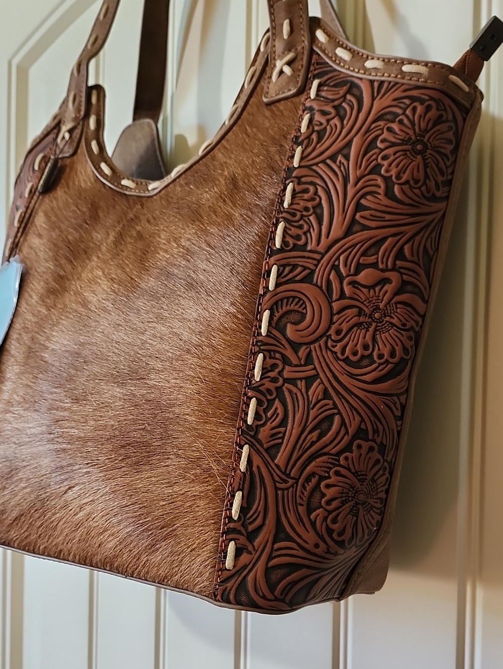 Trinity Ranch Cowhide Tooled Tote Bag Conceal Carry NWT - Picture 3 of 14